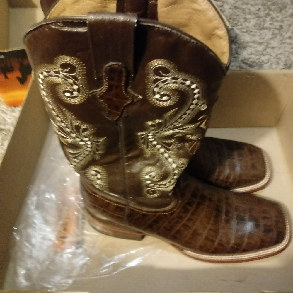 Ferrini brown leather croc print boots